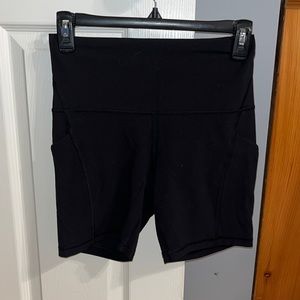 Lululemon Align Shorts with Pockets 6 inch